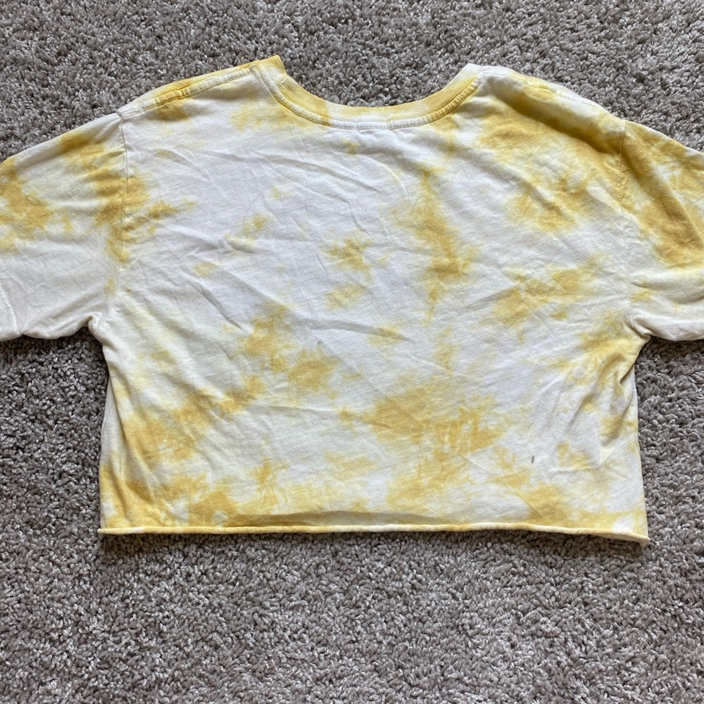 Garage white and yellow crop top